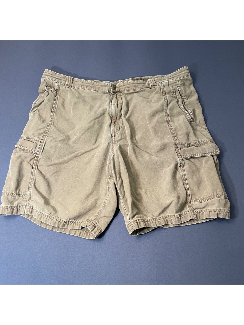 Tommy Bahama Men's Khaki Cargo Shorts Cotton Lyocell Size 42 Relaxed Fit